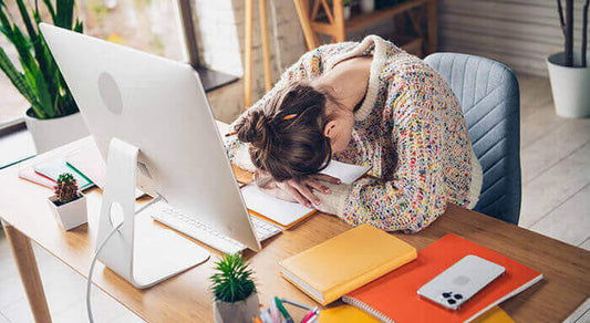 Le Télétravailleur Qui S'Est Endormi Devant Son Manager... Et Qui Travaille Maintenant 10h Sans Fatigue